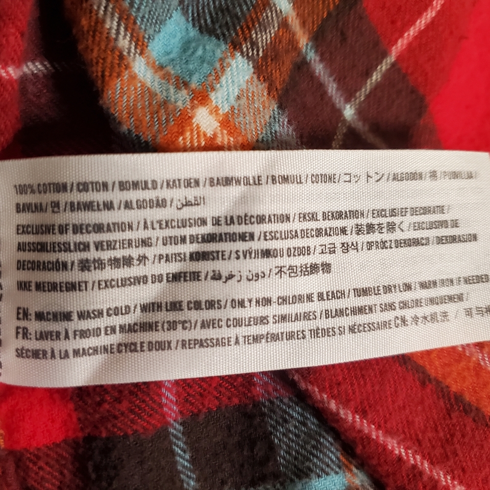 HOLLISTER | Men's red plaid flannel button-front shirt. Size small. - Picture 6 of 6